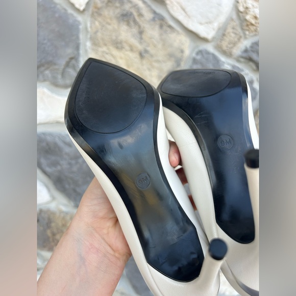 Calvin Klein White Leather Stilleto Heels Pumps 9M Bridal Wedding Career Formal - Picture 8 of 9